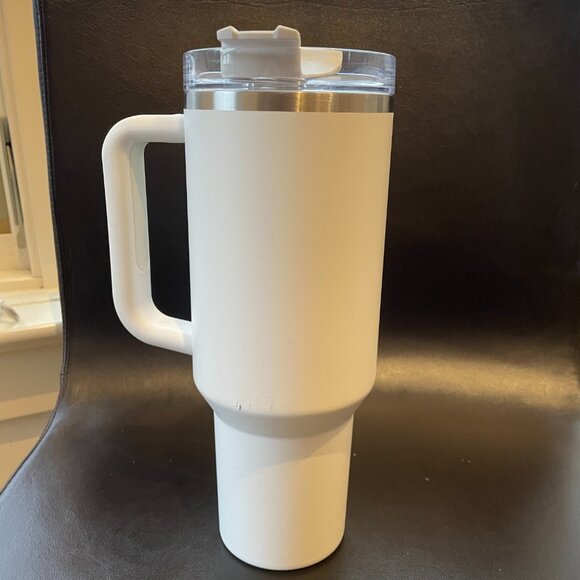 NEW Stanley White 40 OZ. Tumbler-The Quencher H2.0 FlowState™ Tumbler |1.18 L - Picture 3 of 8